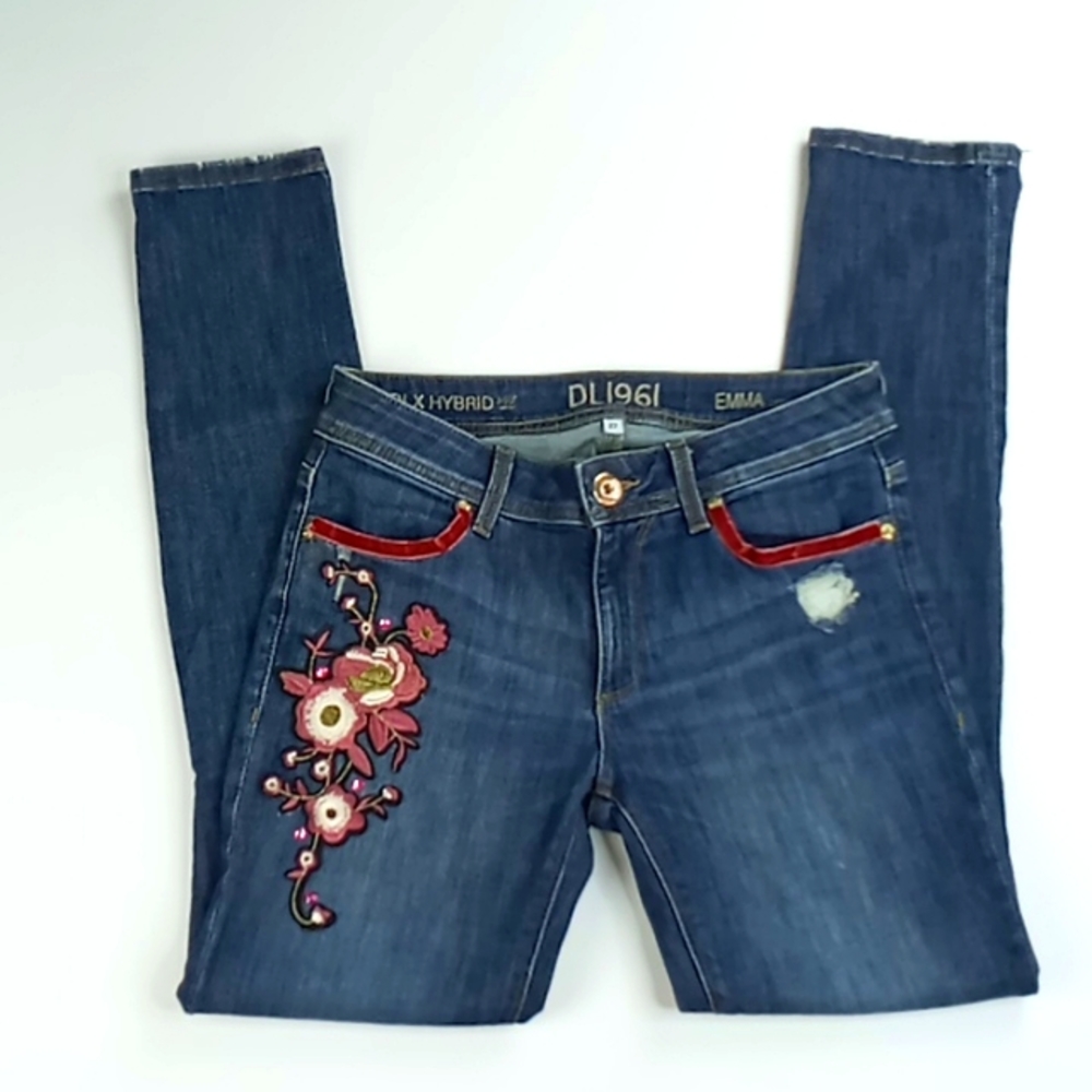 DL1961 Emma Leggings DLX Hybrid 360 Size 27 With Floral Applique and Rhinestones